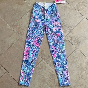 NWT Lilly Pulitzer size XS weekender high Rise leggings in pop up got your back